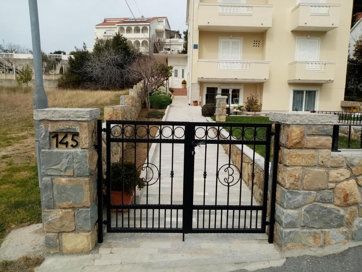 Apartment Branka Banjol Екстериор снимка
